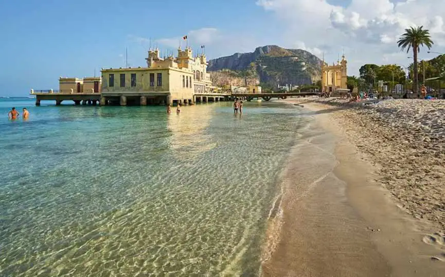 Billet de bus aller-retour de Palerme à Mondello. Achat de billets en ligne